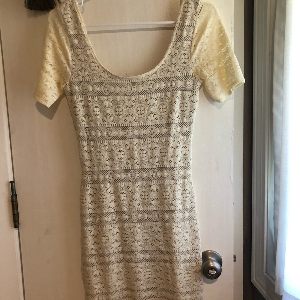 Abercrombie scoop neck lace bodycon cream mini dress size S